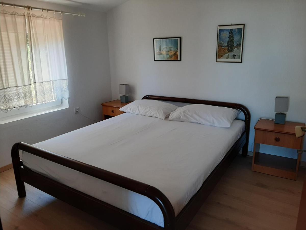 Apartments Basina Vrbanj Екстер'єр фото